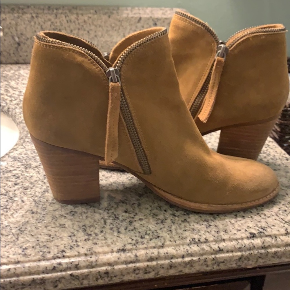 Dolce Vita suede booties